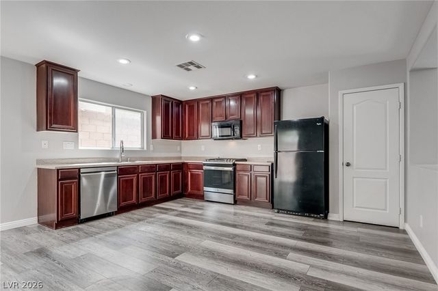 77 Peachtree Hill Avenue, Las Vegas, NV 89183