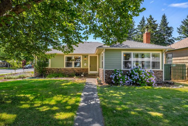 606 NE Dean Drive, Grants Pass, OR 97526