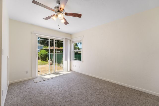 606 NE Dean Drive, Grants Pass, OR 97526