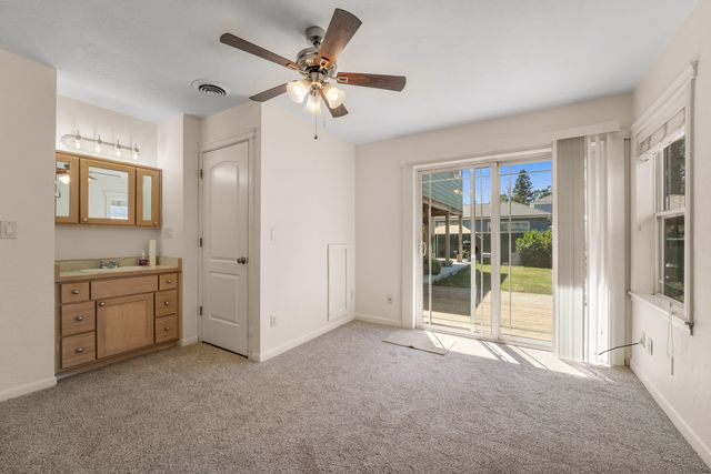 606 NE Dean Drive, Grants Pass, OR 97526