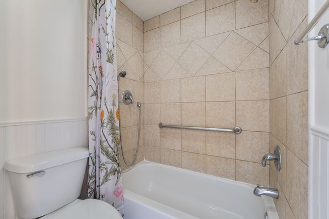 606 NE Dean Drive, Grants Pass, OR 97526