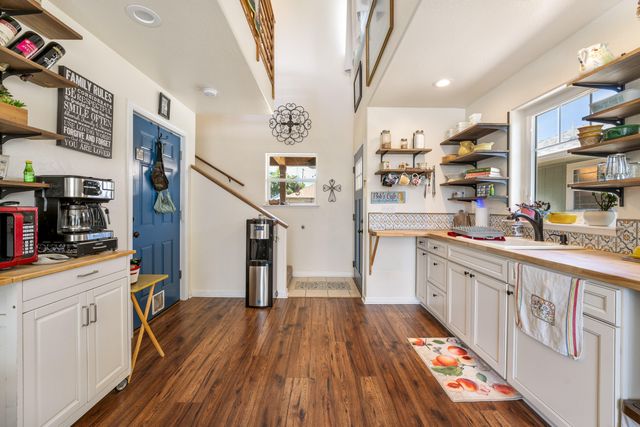 606 NE Dean Drive, Grants Pass, OR 97526