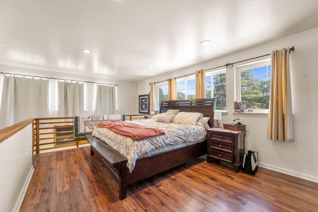 606 NE Dean Drive, Grants Pass, OR 97526
