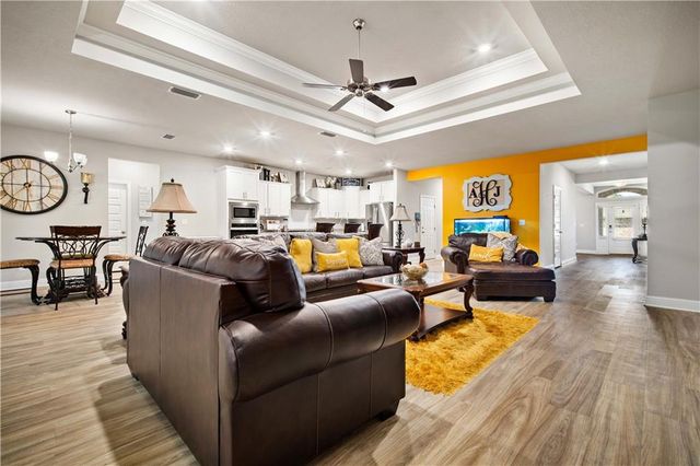 8289 Philsdale S Lane, Semmes, AL 36575