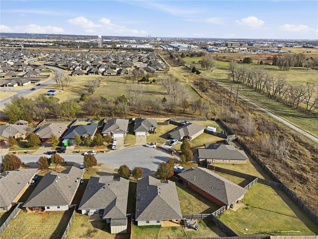 605 Inverleith Circle, Yukon, OK 73099