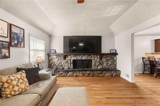 14611 E 43RD Terrace, Independence, MO 64055