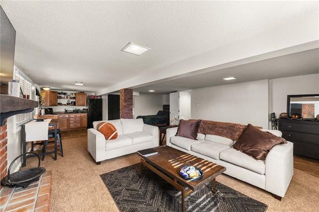 14611 E 43RD Terrace, Independence, MO 64055