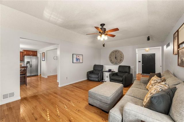 14611 E 43RD Terrace, Independence, MO 64055