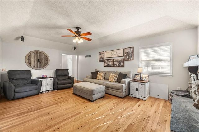 14611 E 43RD Terrace, Independence, MO 64055