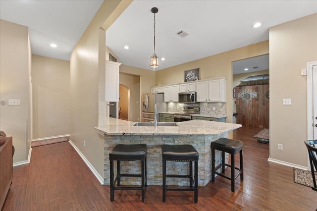 112 Springfield Lane, Red Oak, TX 75165