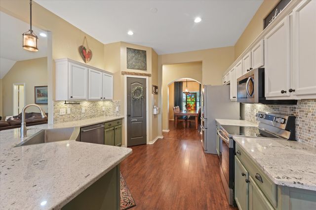 112 Springfield Lane, Red Oak, TX 75165