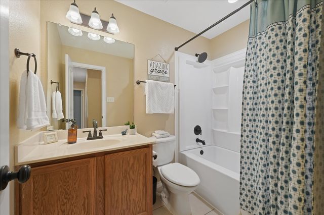 112 Springfield Lane, Red Oak, TX 75165