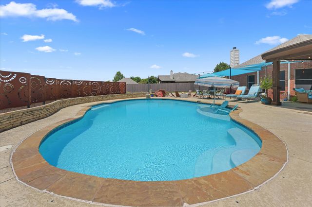 112 Springfield Lane, Red Oak, TX 75165