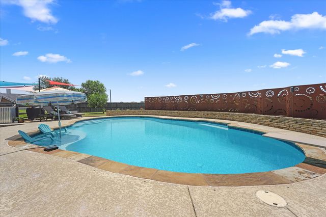 112 Springfield Lane, Red Oak, TX 75165