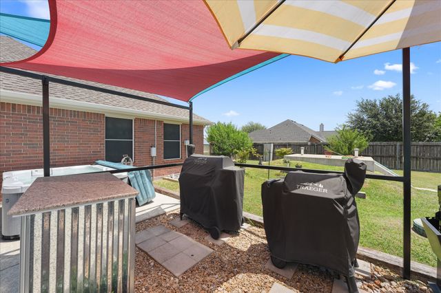 112 Springfield Lane, Red Oak, TX 75165