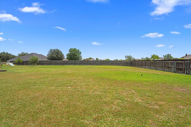 112 Springfield Lane, Red Oak, TX 75165
