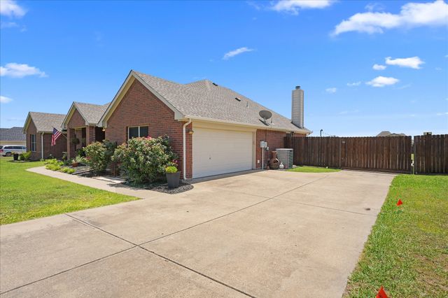 112 Springfield Lane, Red Oak, TX 75165