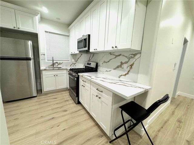 234 N Columbus Ave, Glendale, CA 91203