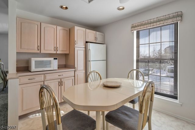 181 Long Hill Road 8, Little Falls Twp., NJ 07424