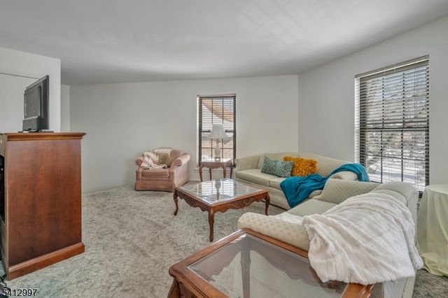 181 Long Hill Road 8, Little Falls Twp., NJ 07424