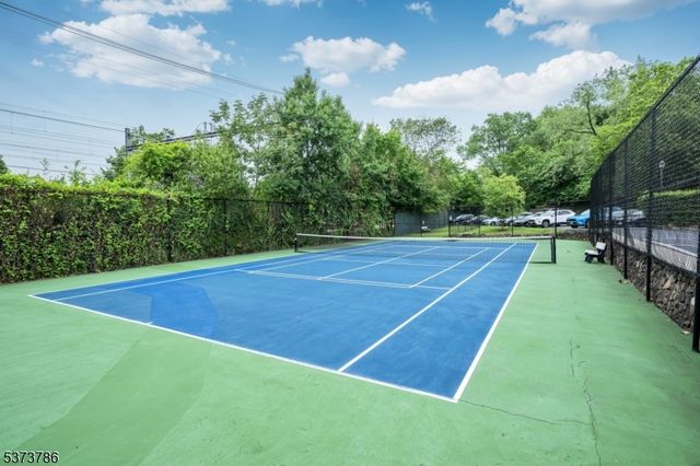 181 Long Hill Road 8, Little Falls Twp., NJ 07424