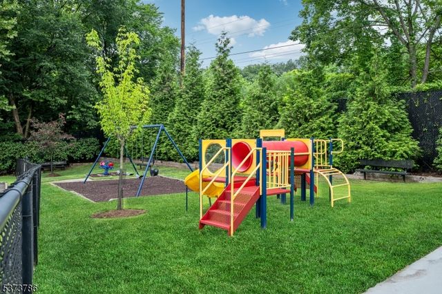 181 Long Hill Road 8, Little Falls Twp., NJ 07424