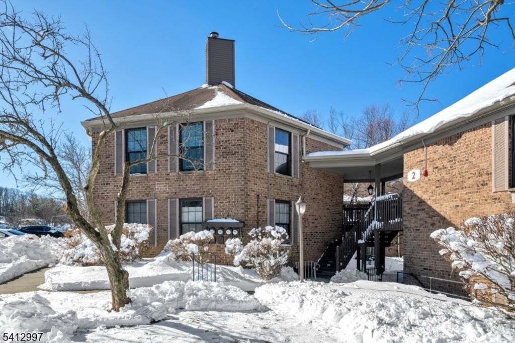 181 Long Hill Road 8, Little Falls Twp., NJ 07424