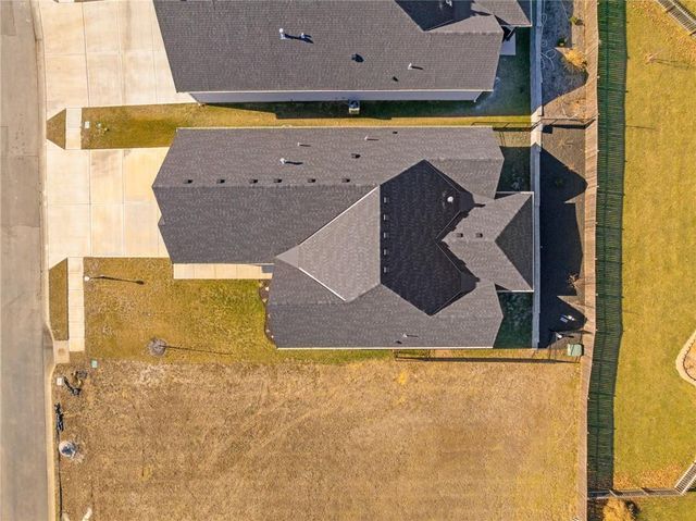 2110 Chateau Place, Raymore, MO 64083