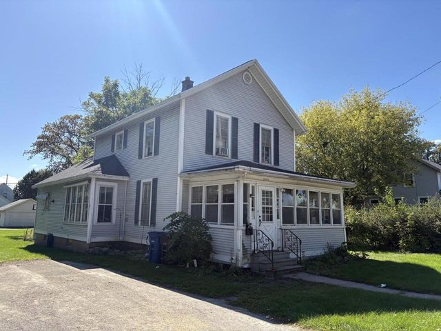 1529 OSHKOSH AVENUE, Oshkosh, WI 54902