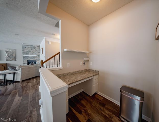 18764 Ledgestone Drive, Strongsville, OH 44149