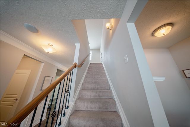 18764 Ledgestone Drive, Strongsville, OH 44149