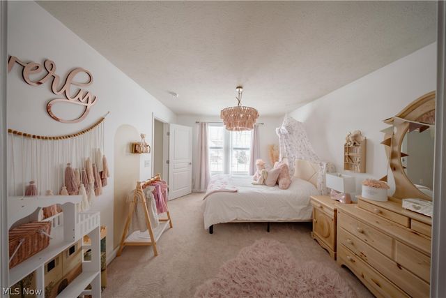 18764 Ledgestone Drive, Strongsville, OH 44149