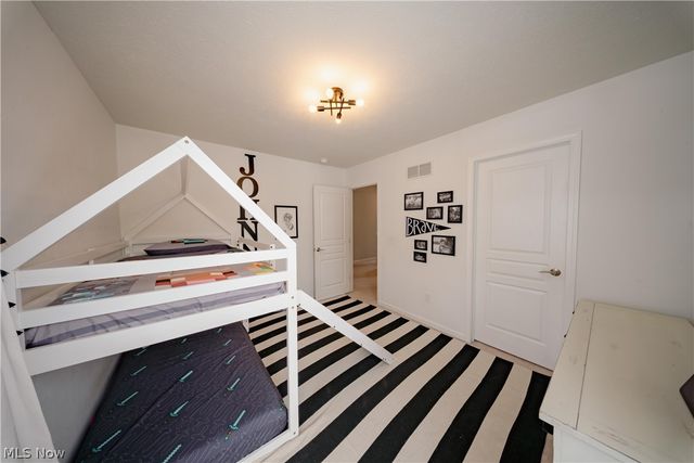 18764 Ledgestone Drive, Strongsville, OH 44149