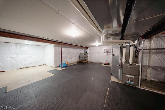 18764 Ledgestone Drive, Strongsville, OH 44149