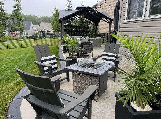 18764 Ledgestone Drive, Strongsville, OH 44149