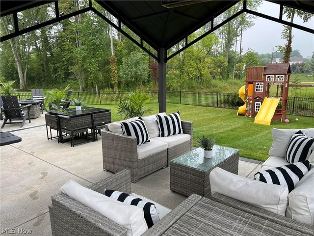 18764 Ledgestone Drive, Strongsville, OH 44149