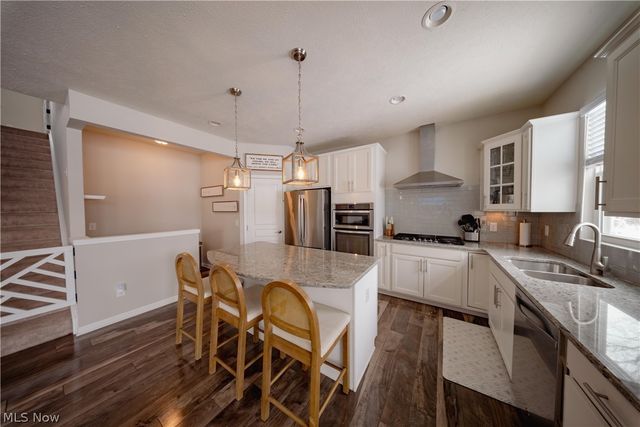 18764 Ledgestone Drive, Strongsville, OH 44149