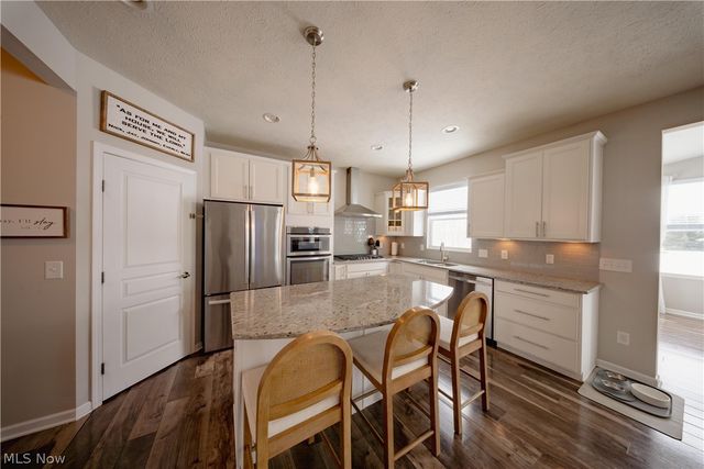 18764 Ledgestone Drive, Strongsville, OH 44149