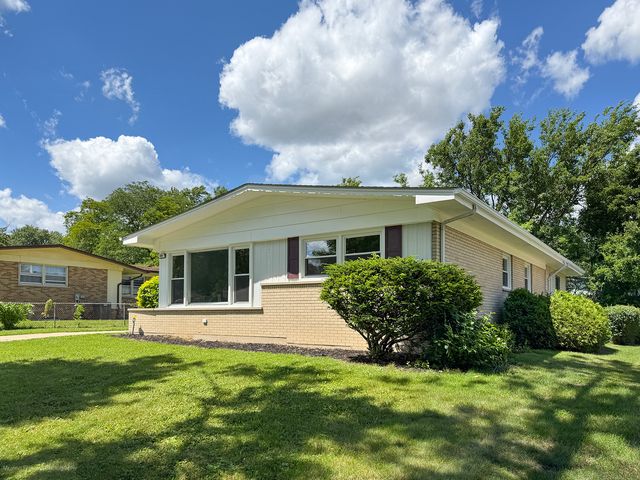 220 N Park Drive, Glenwood, IL 60425