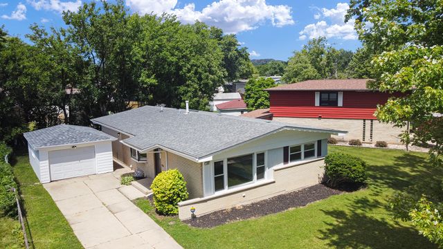 220 N Park Drive, Glenwood, IL 60425