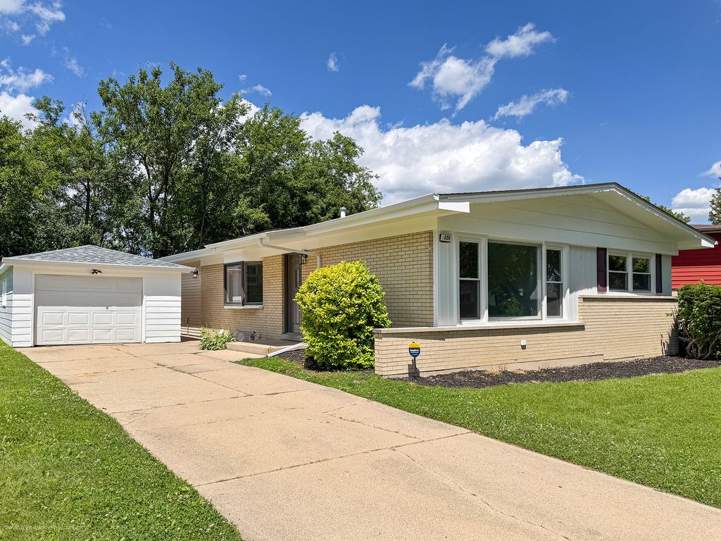 220 N Park Drive, Glenwood, IL 60425