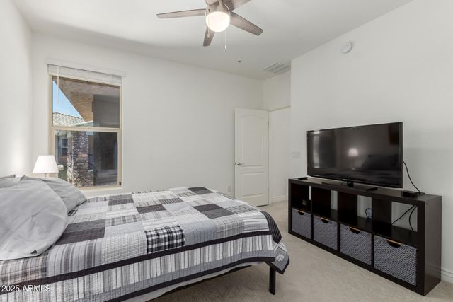 2425 W BRONCO BUTTE Trail 2011, Phoenix, AZ 85085