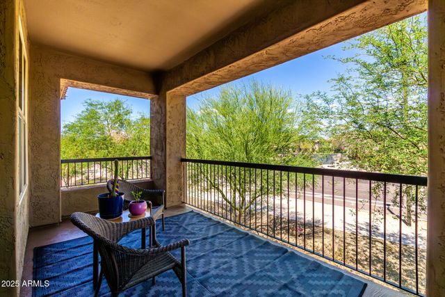 2425 W BRONCO BUTTE Trail 2011, Phoenix, AZ 85085
