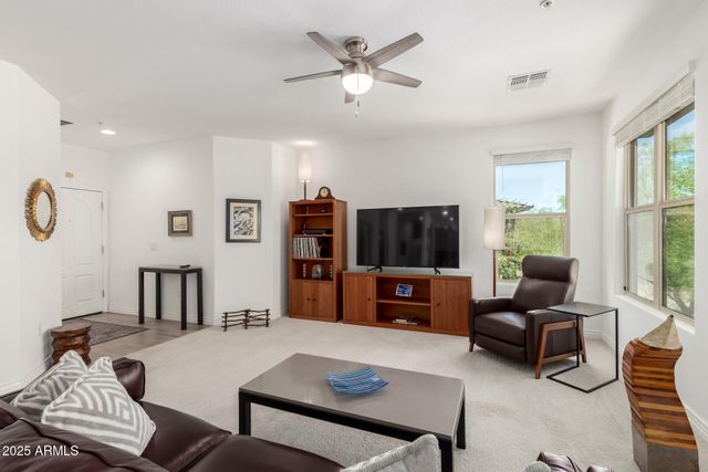 2425 W BRONCO BUTTE Trail 2011, Phoenix, AZ 85085