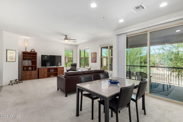 2425 W BRONCO BUTTE Trail 2011, Phoenix, AZ 85085