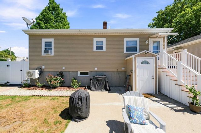 139 Seabury St, New Bedford, MA 02745