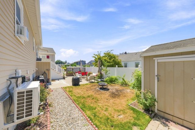 139 Seabury St, New Bedford, MA 02745