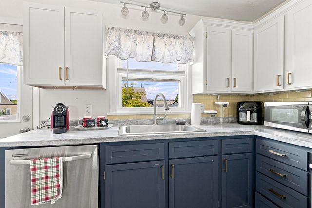 139 Seabury St, New Bedford, MA 02745