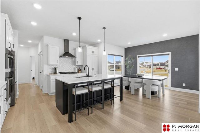 11908 S 110 Street, Papillion, NE 68046