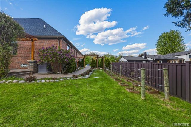 35339 W 13 Mile Road, Farmington Hills, MI 48331